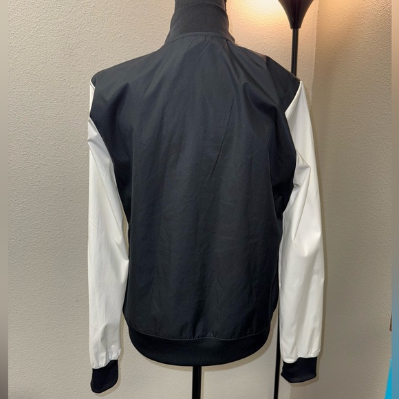 Nike Women's Varsity Jacket. Excellent Condition. Medium - Picture 6 of 11